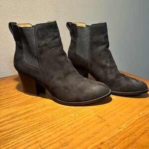 J Crew Black Suede bootie sz 7